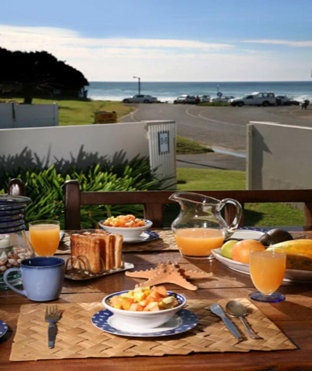 Breeze Inn Guesthouse Kidd's Beach Экстерьер фото