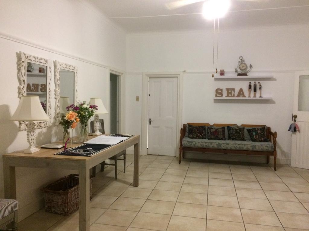 Breeze Inn Guesthouse Kidd's Beach Экстерьер фото